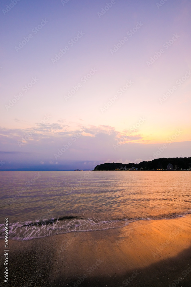 Obraz premium 神奈川県逗子海岸の夕日