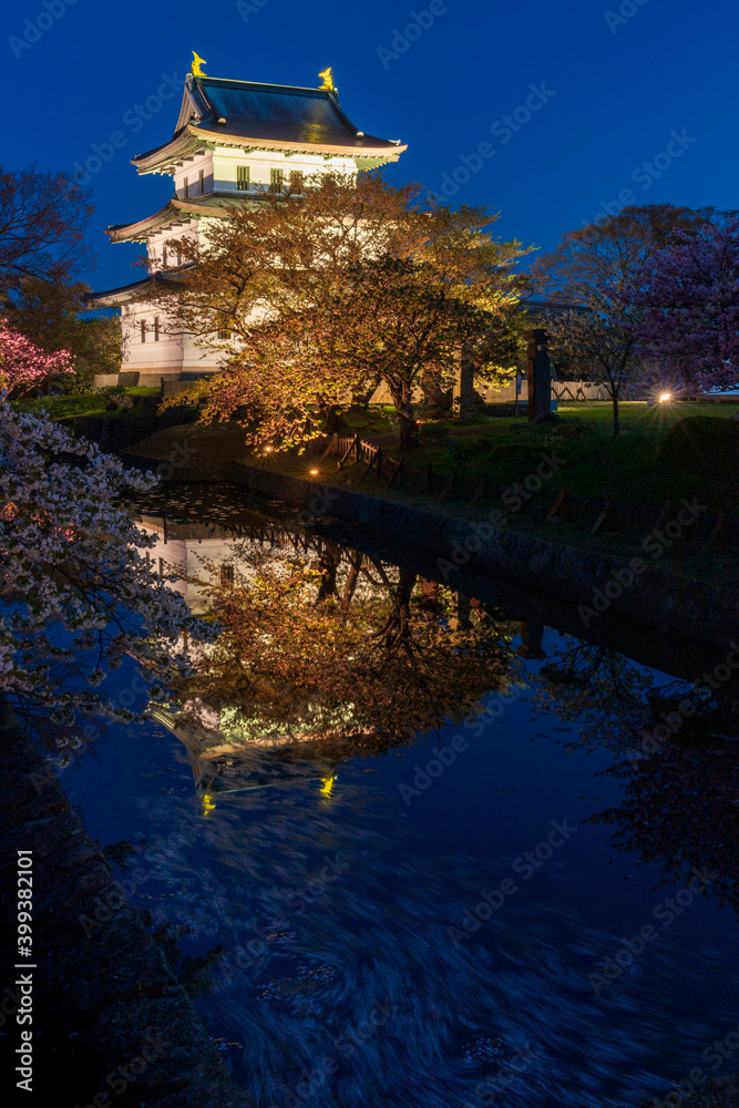 桜咲く松前城