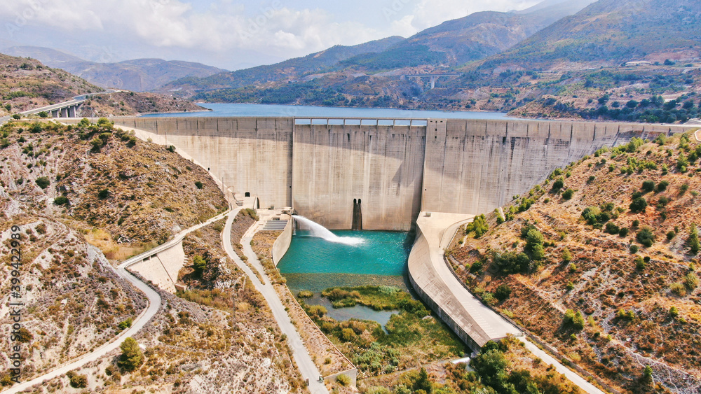 Presa de agua, España