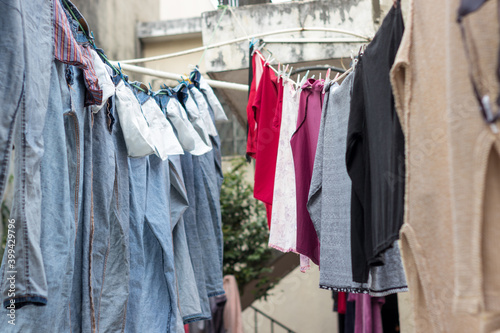 clothes drying on a clothesline © Joel Aguilar