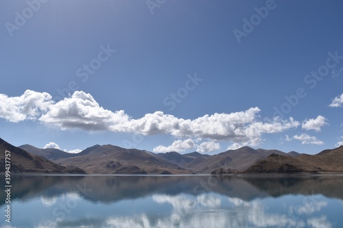 lake and mountains, Tibet © Ng