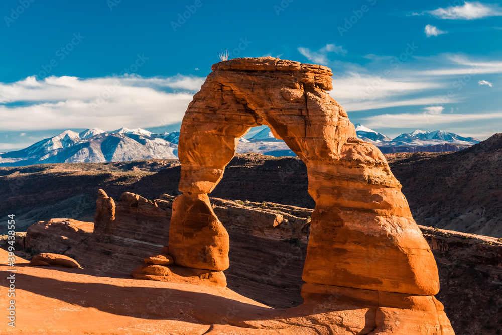 Delicate Arch With Snow Capped La Sal Mountains in The Distance, Arches National Park, Utah, USA