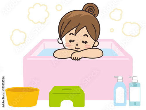 お風呂に入浴する女性