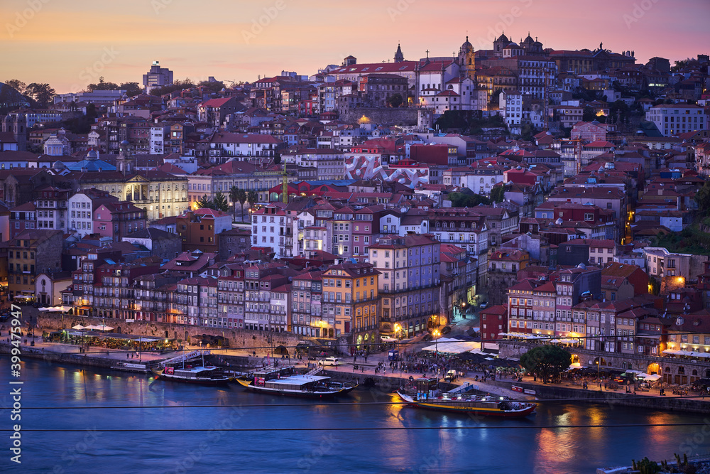 Evening atmosphere in and over Porto