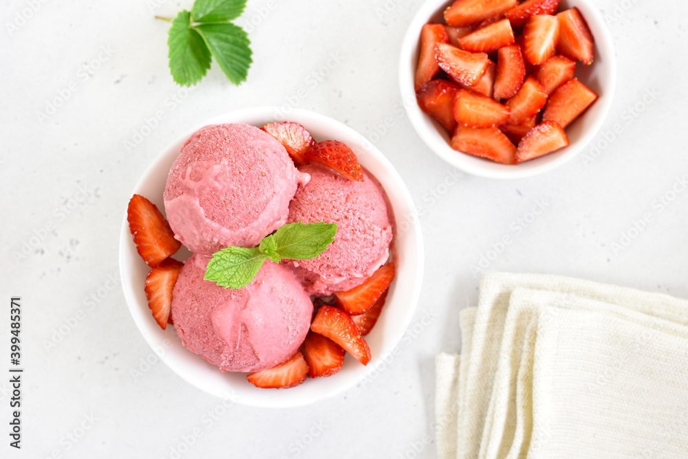 Strawberry ice cream in bowl