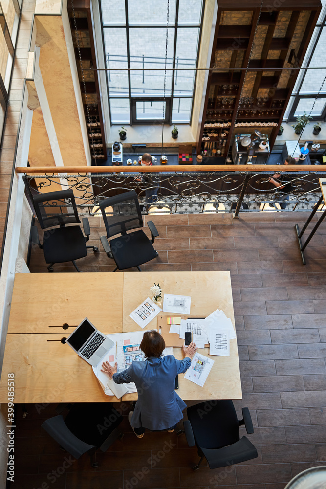 Concentrated man trying to meet the deadlines at work