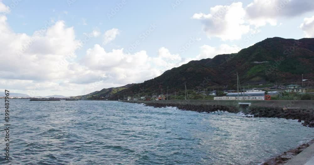 香川県観音寺市豊浜町の海岸。箕浦駅方面から。Coast in Kanonji, Kagawa Japan 香川県観音寺市豊浜町の海岸。箕浦駅方面から。Coast in Kanonji, Kagawa Japan