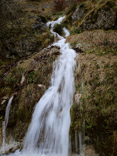 Fototapeta Naklejka Na Ścianę i Meble -  mountain waterfall in Urbasa 