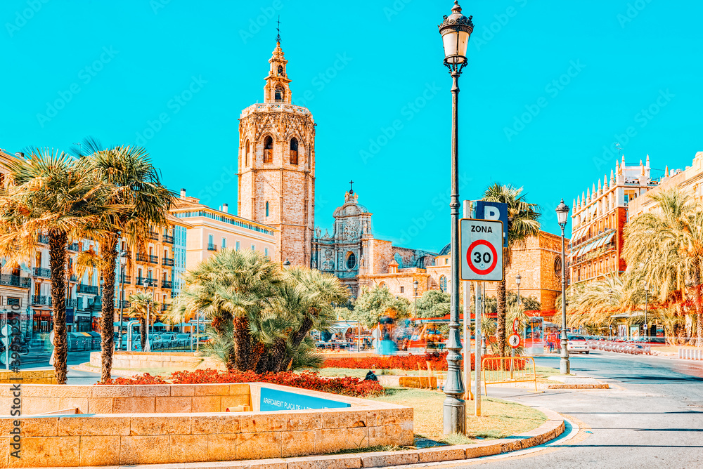 Naklejka premium Square, Plaza of the Queen and Crafts Market before the Seville