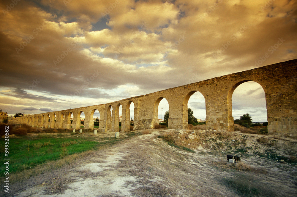 Obraz premium CYPRUS LARNAKA AQUAEDUKT