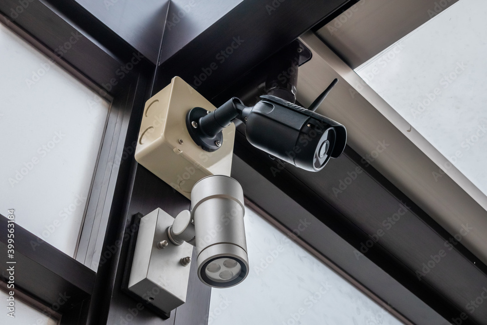 監視カメラsecurity camera which I installed in the wall 監視カメラsecurity camera which I installed in the wall