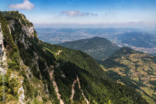 Vue depuis la Sure , dans le Vercors , sur le Voironnais  photo