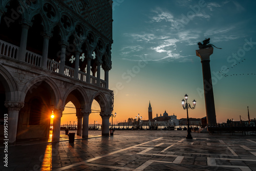 Dawn in front of the Ducal Palace.Venice. © cineuno