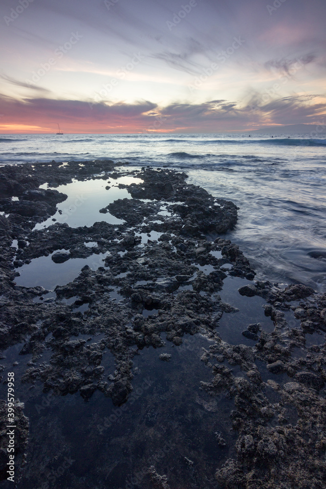 Obraz premium Sunset in Playa de las Americas in the south of Tenerife (Spain)