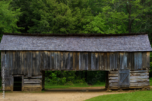 Принти на полотні Historical Cantilever Barn, Cades Cove Valley, Tennessee