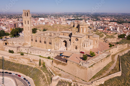 Tableau sur toile View from drone of ancient Old Cathedral of Lleida and urban landscape of Catala