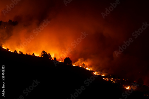 Oregon wildfire at night