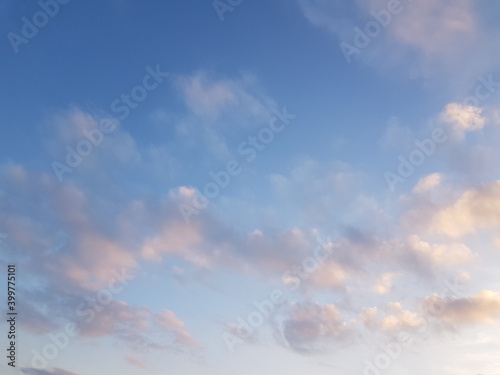 Fototapeta Naklejka Na Ścianę i Meble -  Sky blue background and beautiful clouds on a clear day.