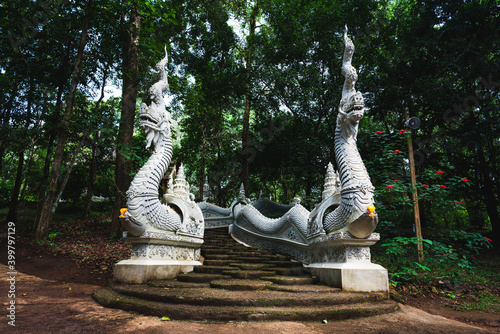 Wat Luang Khun Win is located at Mae Win, Mae Wang District, Chiang Mai Province. It is a temple that is ancient and older than a hundred years. There is a very historical history, one of Chiang Mai. 