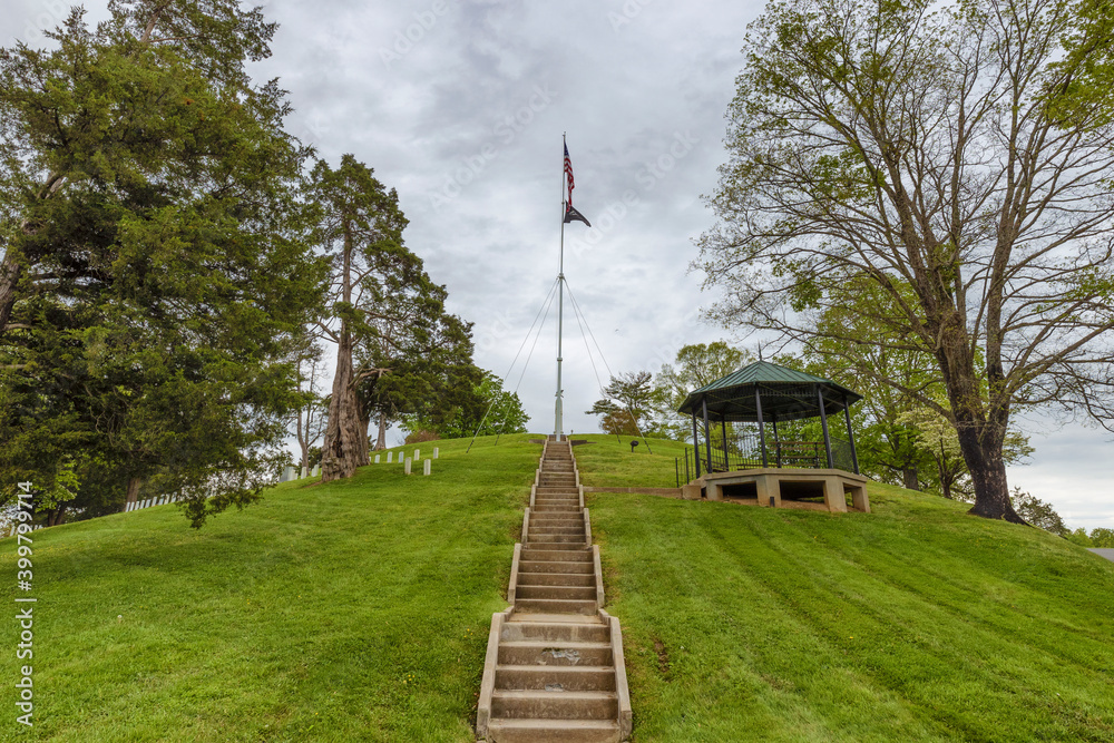 Fototapeta premium Andrew Johnson Nationa Cemetery in Greeneville, Tennessee
