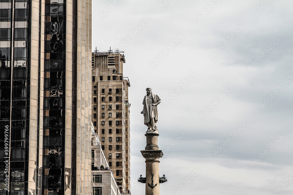 Naklejka premium New York- Statue of Christopher Columbus