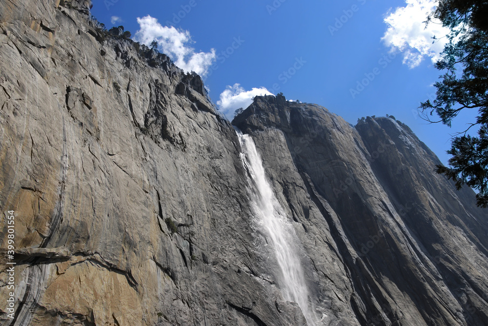 Yosemite Falls, Yosemite National Park blue sky less clouds