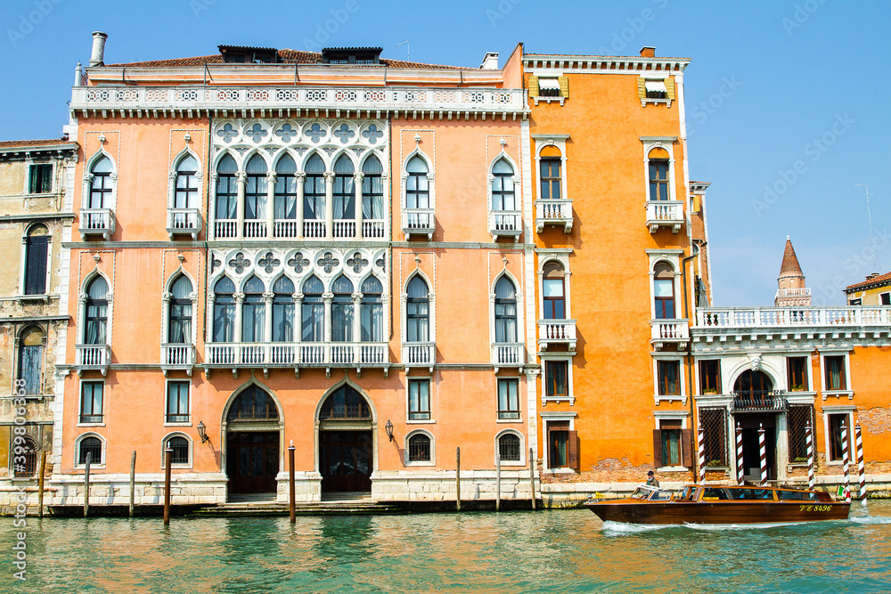 Venice: Mizani Moretta Palace