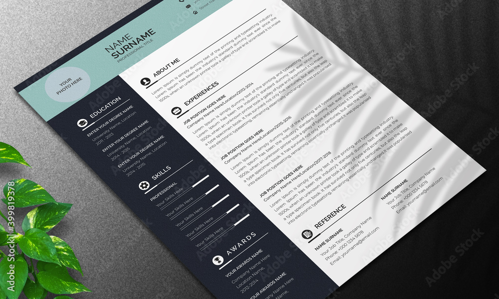 Fototapeta premium Resume Layout with Blue Accents