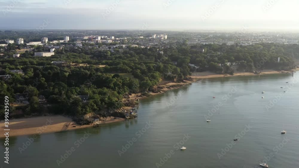 survol des plages de La Baule, Saint-Nazaire, et la marina de Pornichet survol des plages de La Baule, Saint-Nazaire, et la marina de Pornichet