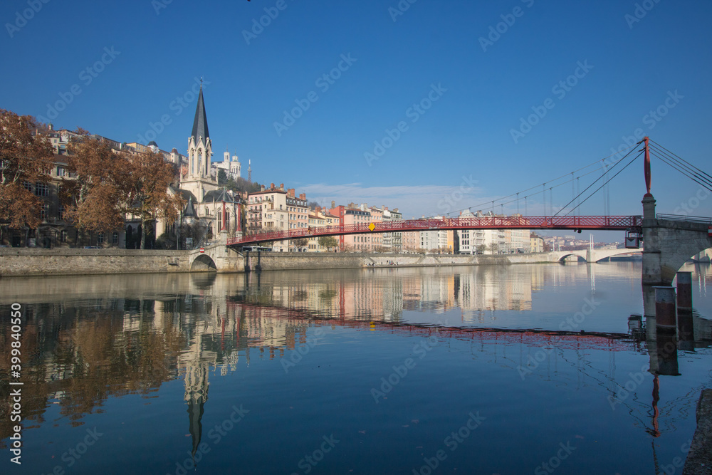 Vue sur Lyon et la Saône, Le Vieux Lyon et le quartier Saint-Georges