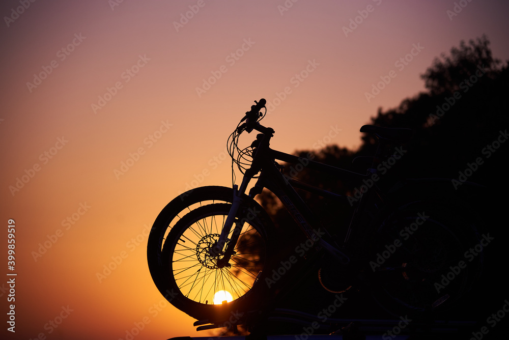 Obraz premium silhouette of a bike