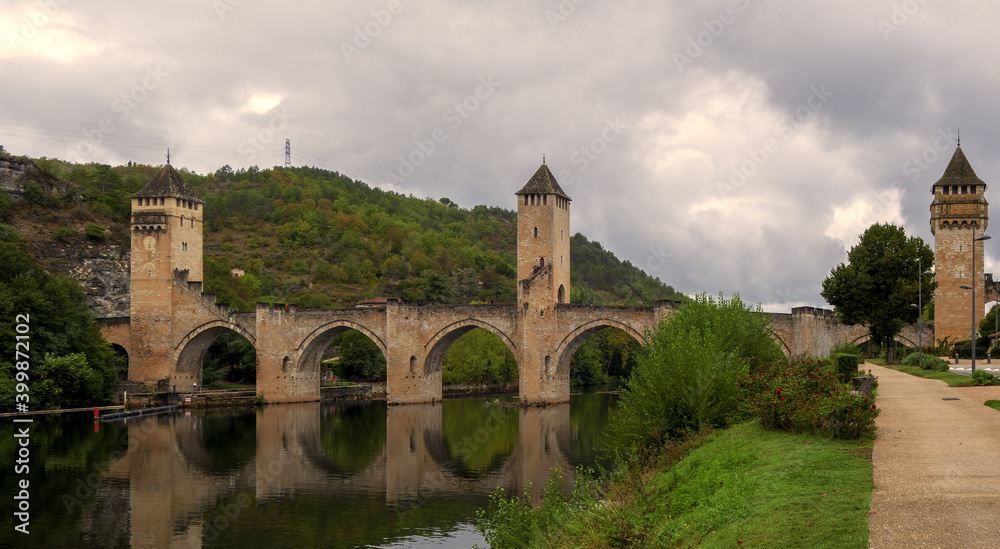 Sur le chemin de Compostelle, ville de Cahors, le pont fortifié Valentré.