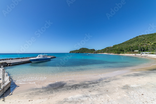 Saint Vincent and the Grenadines, Adams Bay, Bequia © Dmitry Tonkopi