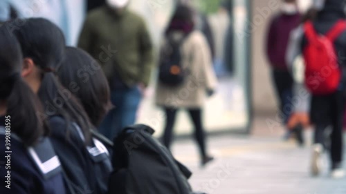 Wallpaper Mural コロナ感染拡大　東京　池袋駅前　2020年12月　スーパースロー8倍速 Torontodigital.ca