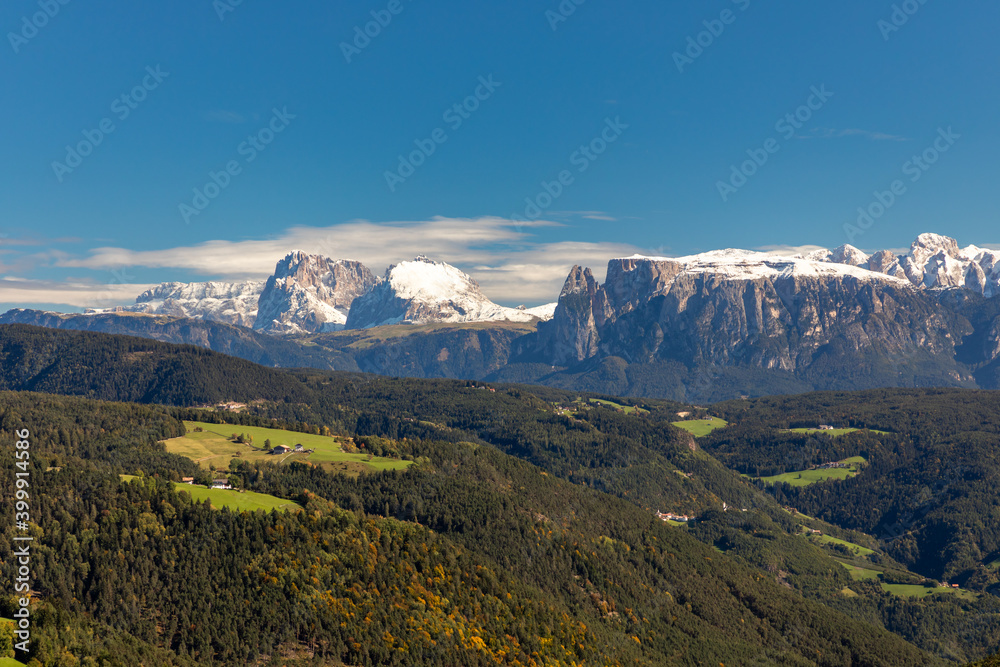 Blick vom Salten zur Seiser Alm, Südtirol