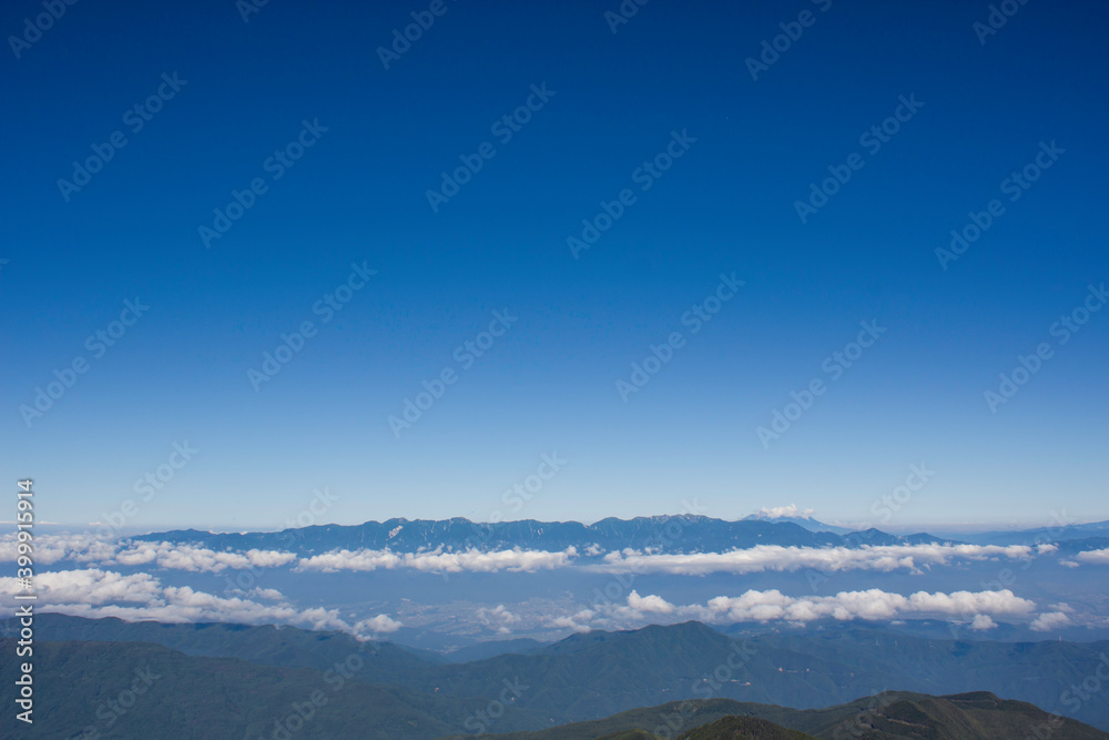 仙丈ケ岳から見える中央アルプス