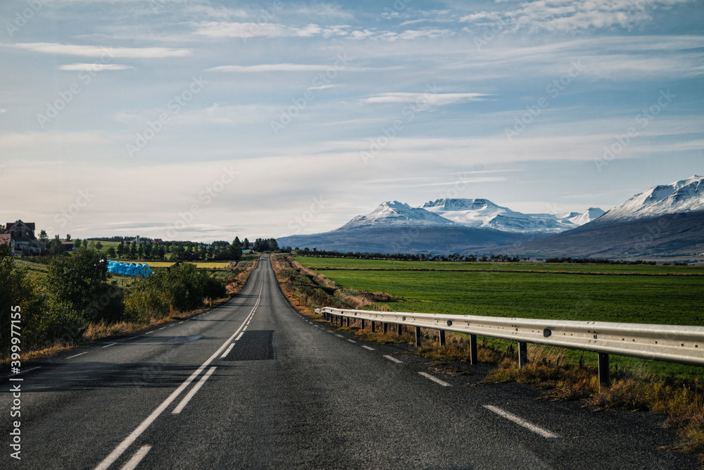 Fototapeta premium road to the mountains