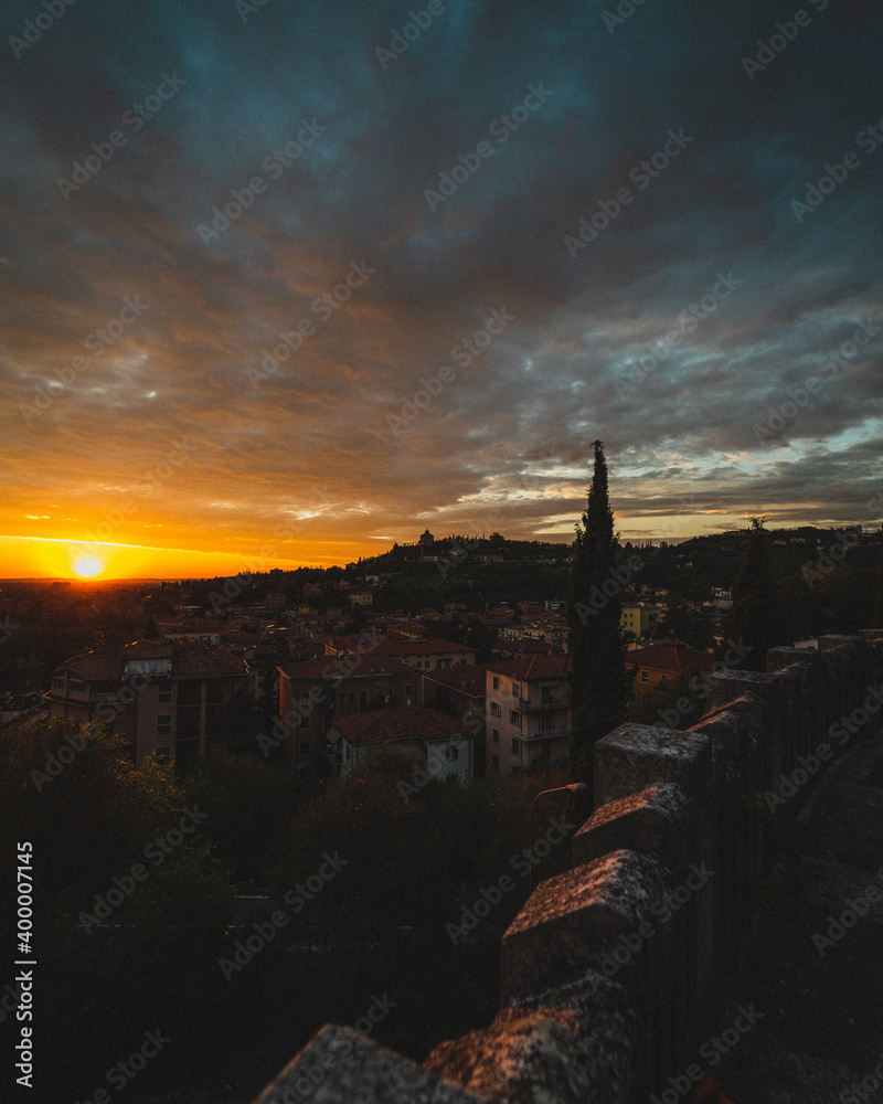 Oranger Sonnenuntergang in Italien