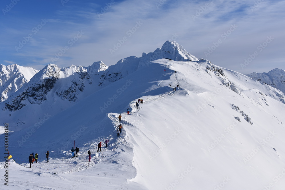 Turysci na szlakach w Tatrach, Kasprowy Wierch zima 