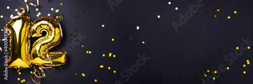 Принти на полотні Gold foil balloon number, digit twelve