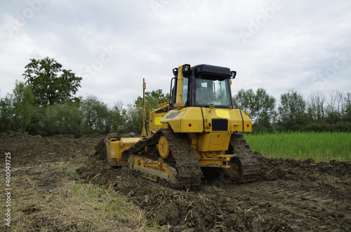 Buldozer al lavoro.