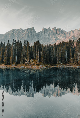 Fototapeta Naklejka Na Ścianę i Meble -  Reflections in a blue lake