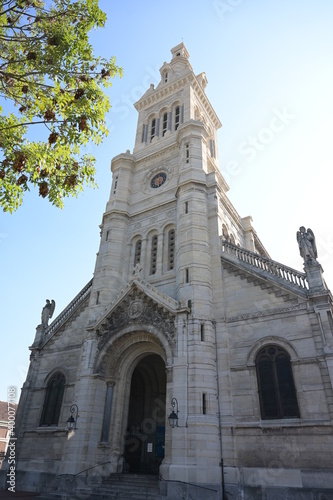 Quadro su tela La façade de l'Église catholique Saint-Michel à Lille.