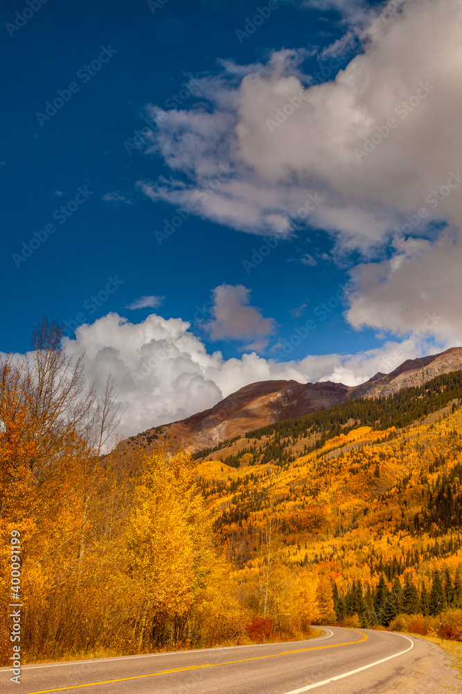 Fototapeta premium Mountain road in Colorado at autumn