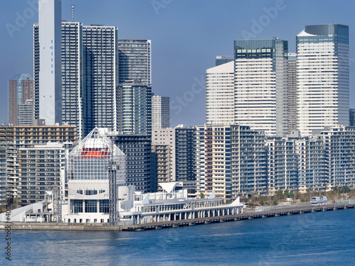 東京都 晴海客船ターミナルと高層マンション街