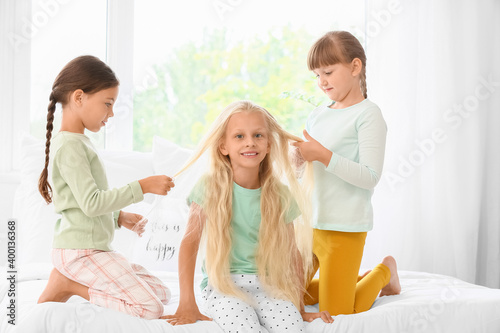 Cute hairdressers making br...