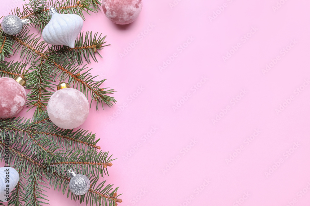 Fir tree branch with beautiful Christmas balls on color background - obrazy, fototapety, plakaty 