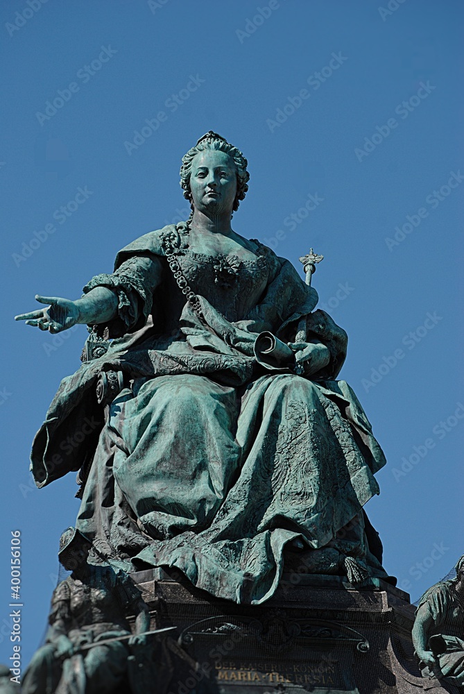 Das Denkmal für Maria Theresia vor dem naturhistorischen Museum.