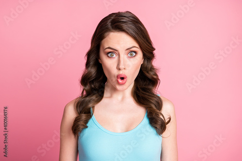 Close up photo of young person in shock stare open mouth cant believe isolated on pink color background