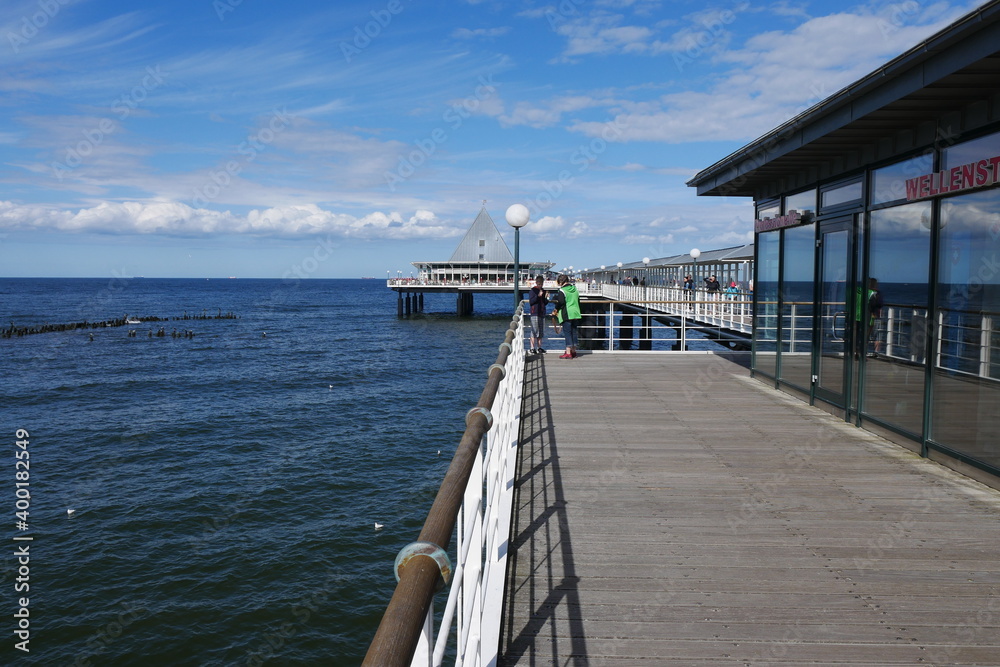 Seebrücke im Ostseebad Heringsdorf auf der Insel Usedom an der Ostsee in Mecklenburg-Vorpommern